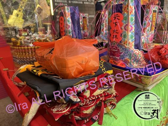 A scene of the Hungry Ghost Festival (Pudu) ritual, widely practiced in Chinese communities across Southeast Asia, including Singapore and Malaysia (Taoism and folk beliefs). Photographed by Ira in August 2026.